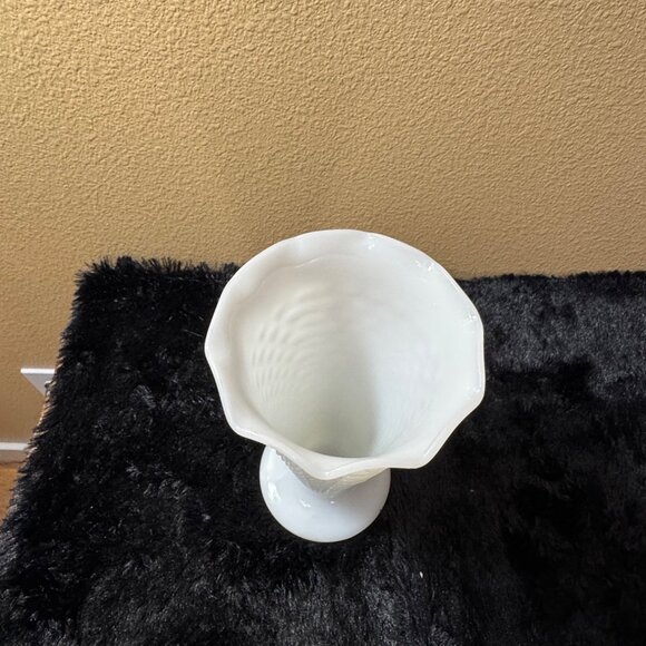 Vintage 9" White Hobnail Milk Glass Vase With Scalloped Edge - Picture 2 of 7